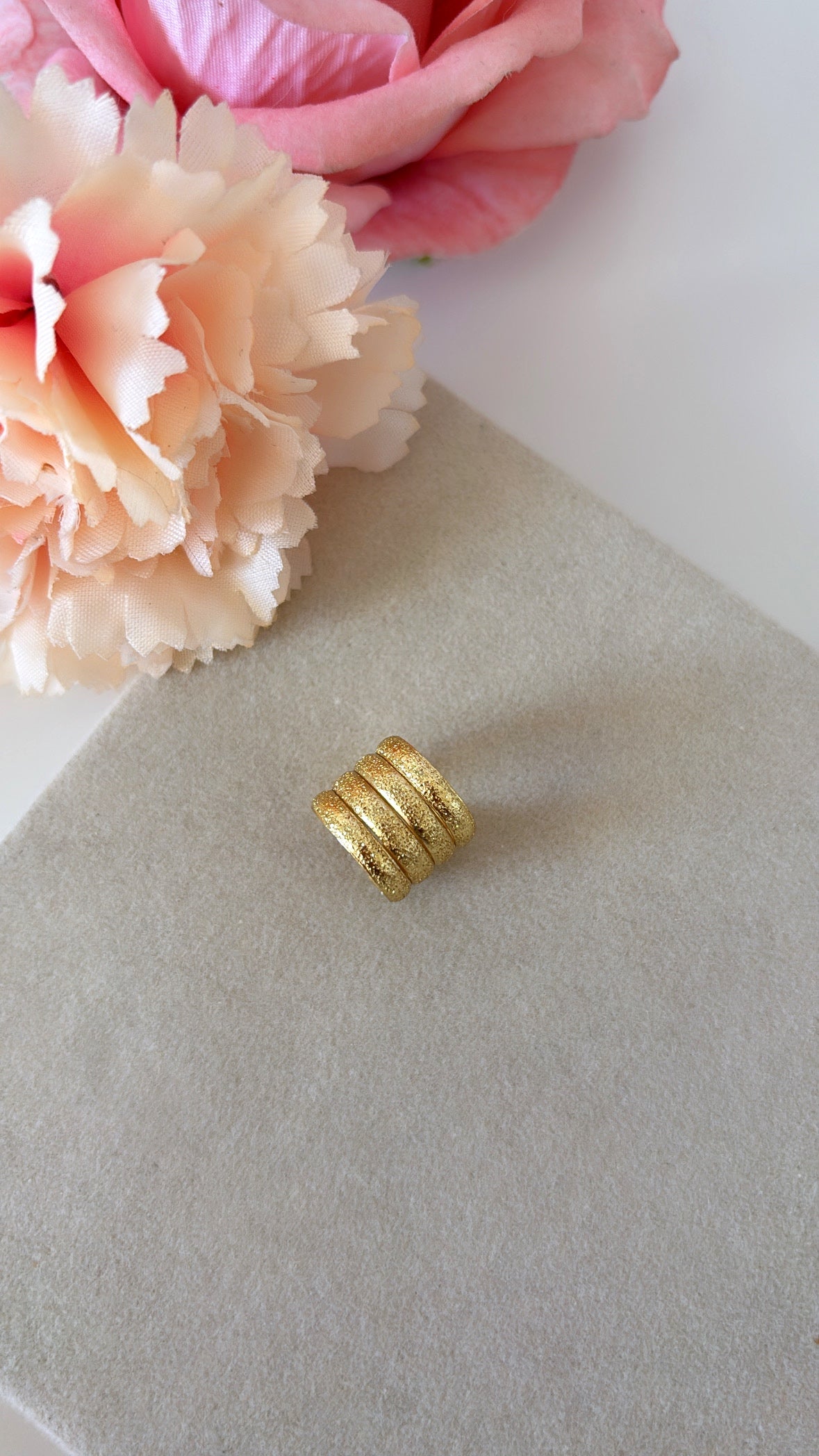 Earcuff SAVAGE ✨ enchape oro 18k