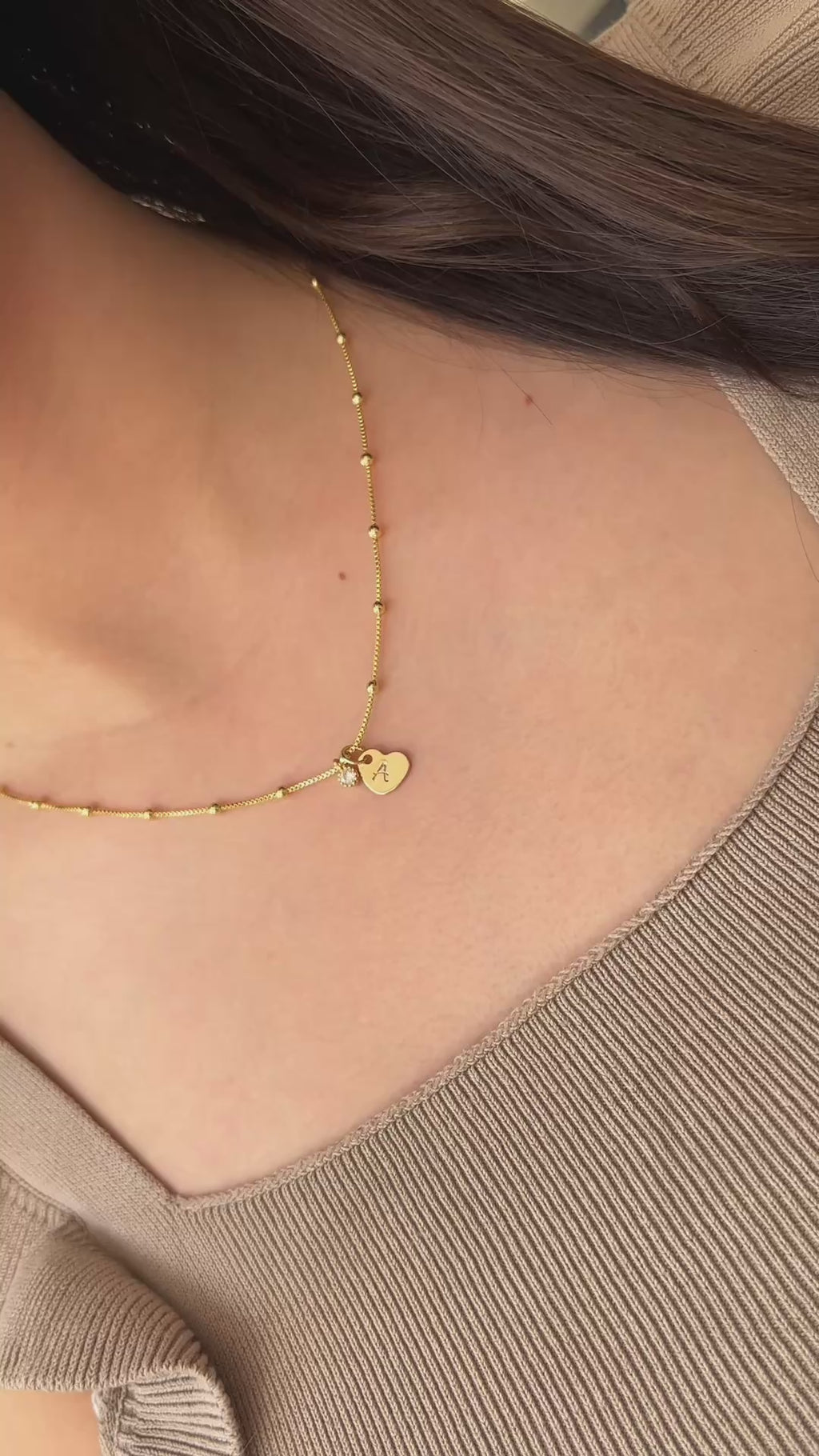 • Cadena de inicial y punto de luz ✨